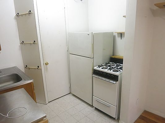 4th image of 232 Boerum St #2LB
