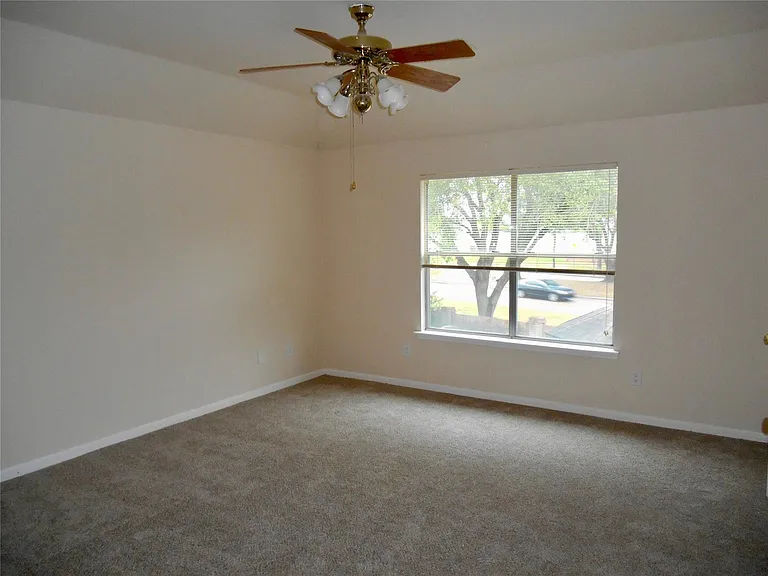 6203 Faulkner Ridge Dr — Photo 10