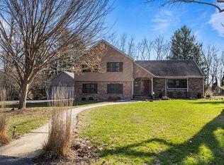 1506 Woodfield Dr, Mahomet, IL