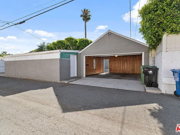 4460 Stansbury Ave — Photo 47
