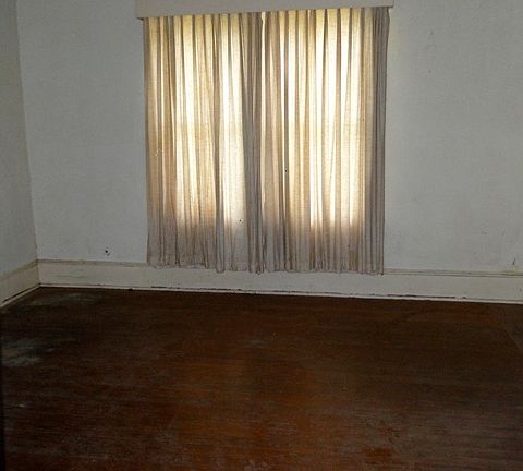 3rd image of 140 Resweber St