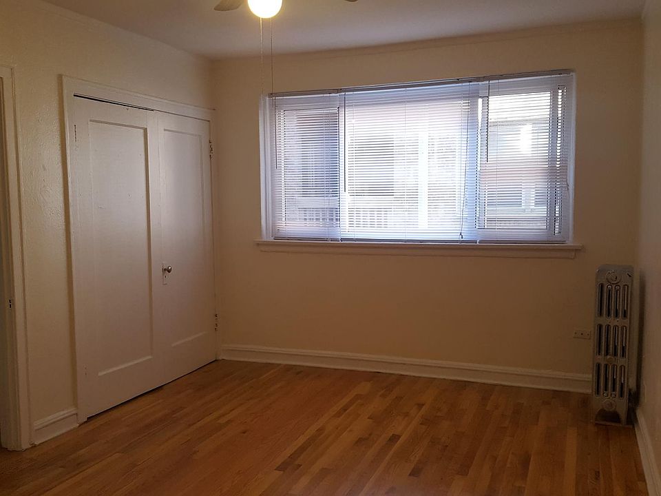 Main Room: 11x16