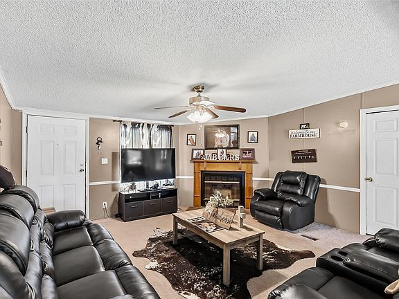 3rd image of 1027 Private Road 4041