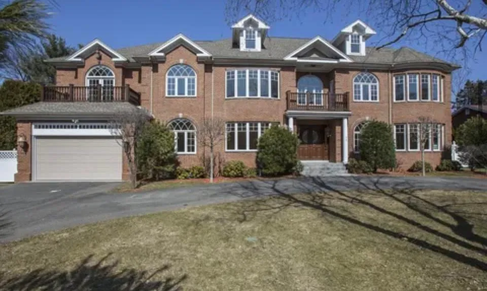 57 Woodfall Rd — Photo 3