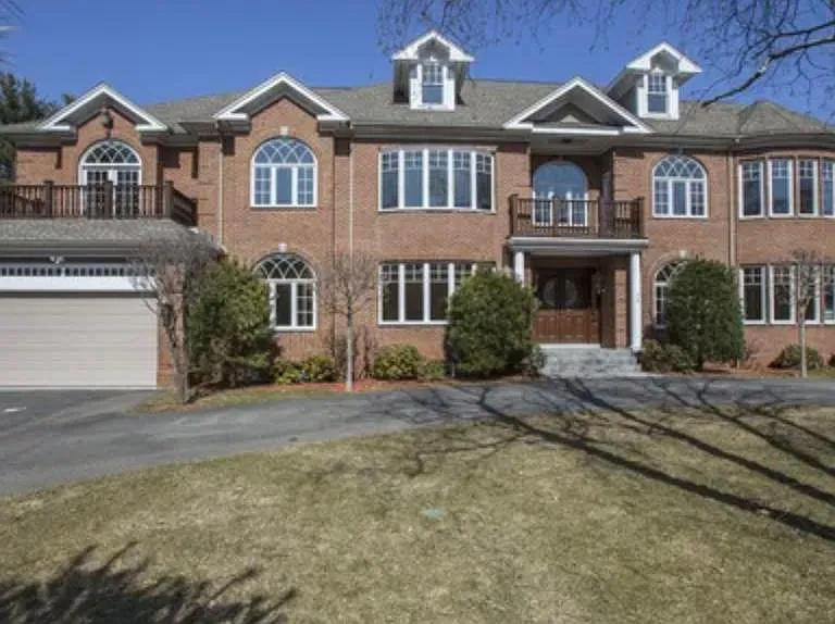 57 Woodfall Rd — Photo 3