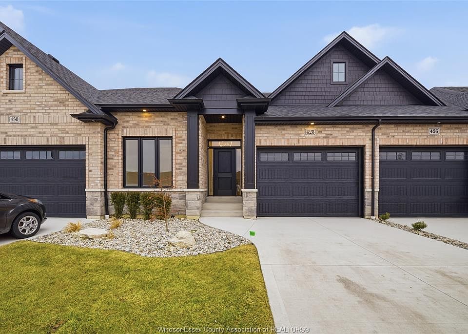 1st image of 447 Caserta Cres