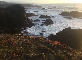 33525 Pacific Way, Fort Bragg, CA 95437