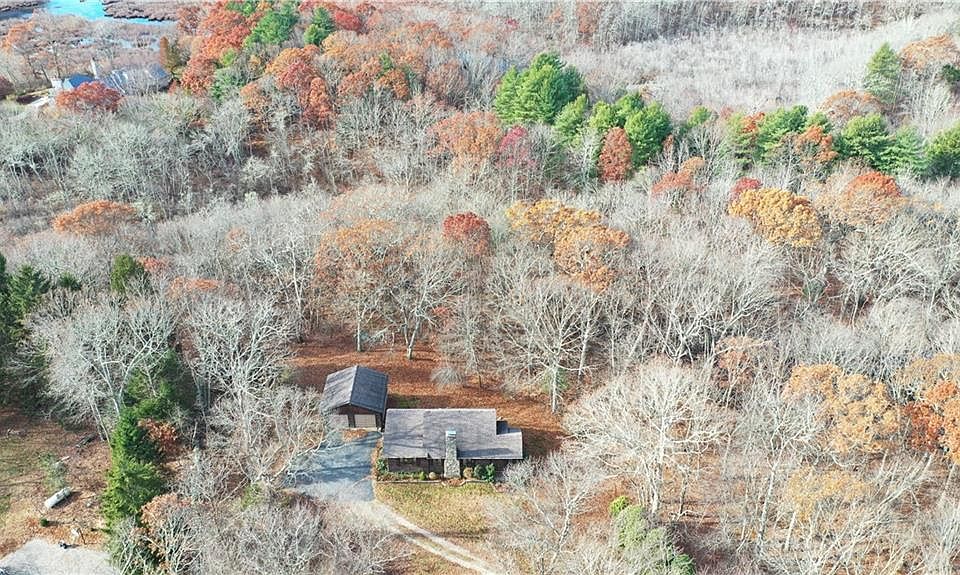 601 Gilbert Stuart Rd, Saunderstown, RI 02874 Zillow