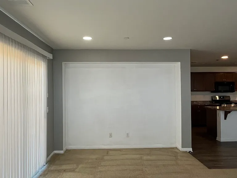 160 Yosemite Ave — Photo 8