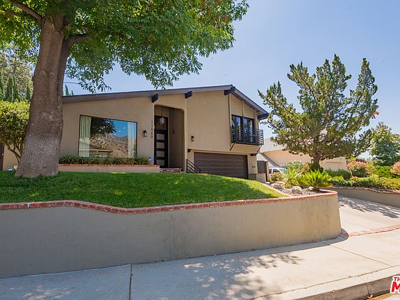 3rd image of 11560 Dellmont Dr