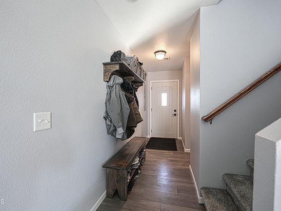 2nd image of 3200 Dortmund Dr