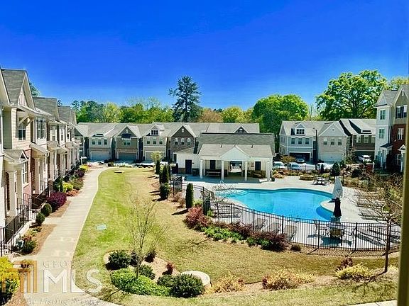 2nd image of 850 Caldwell Cir