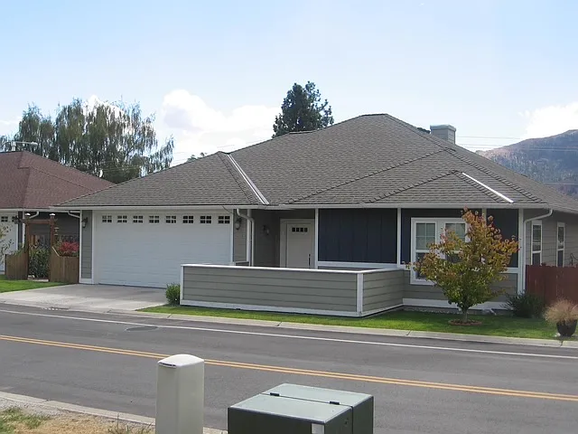103 Village Dr — Photo 1