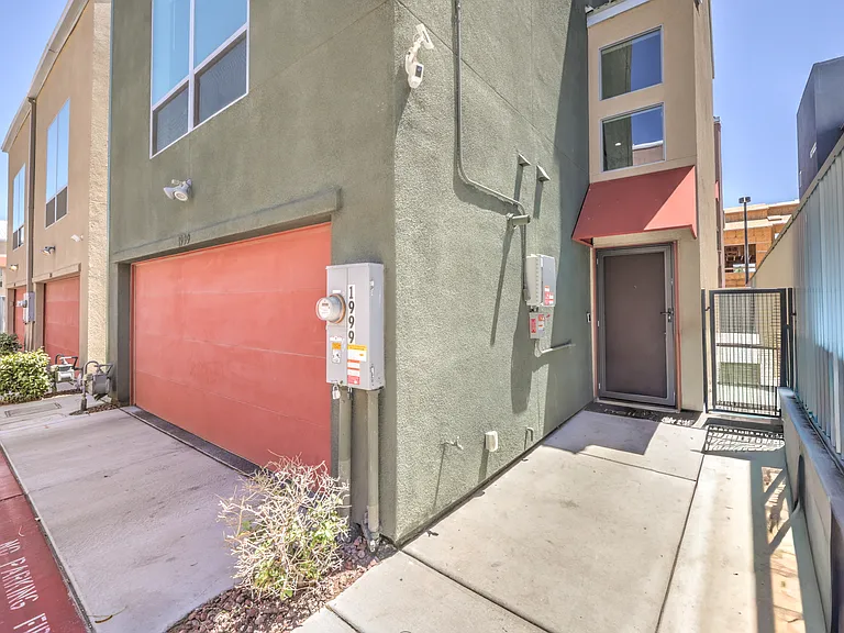 1999 Yaupon Ave — Photo 14