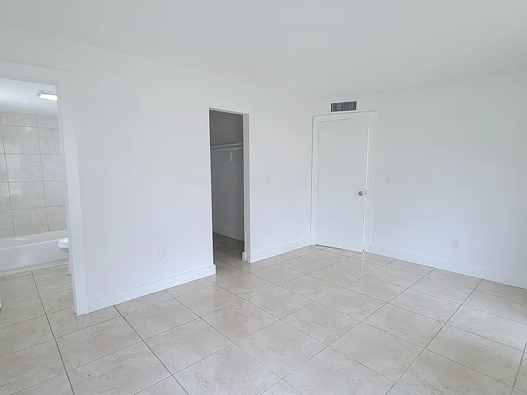 2800 NW 56th Ave #G107 — Photo 13