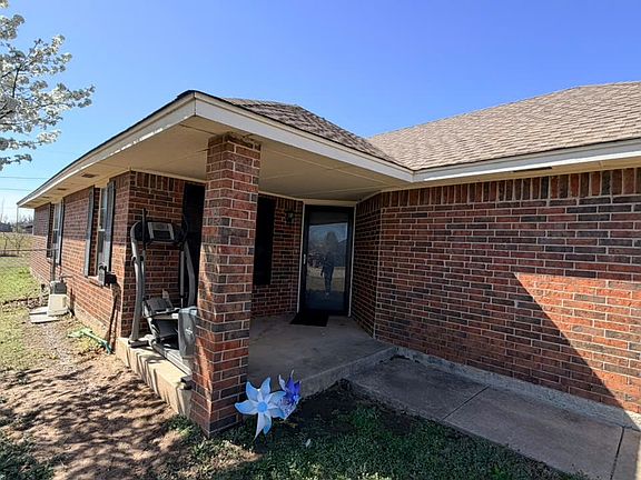 3rd image of 700 NW 113th St