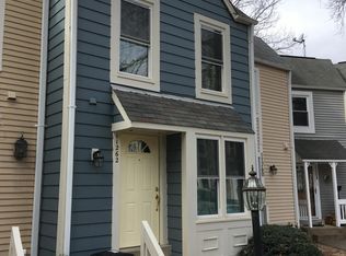 11262 Silentwood Ln, Reston, VA 20191