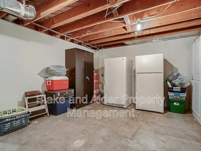 2727 NE 65th Ave — Photo 32
