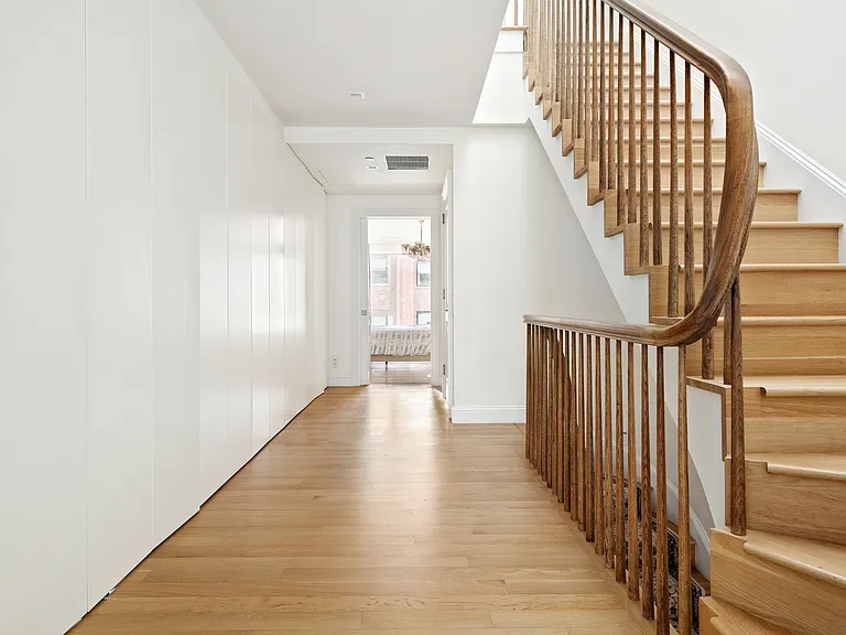 225 E 48th St #TOWNHOUSE — Photo 24