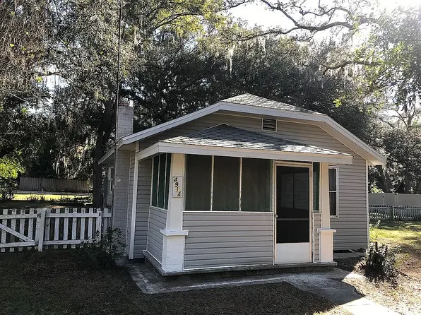 4914 Shaw Dr, Zephyrhills, FL 33541