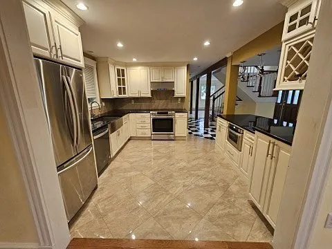 633 Saw Mill Brook Pkwy #1 — Photo 7
