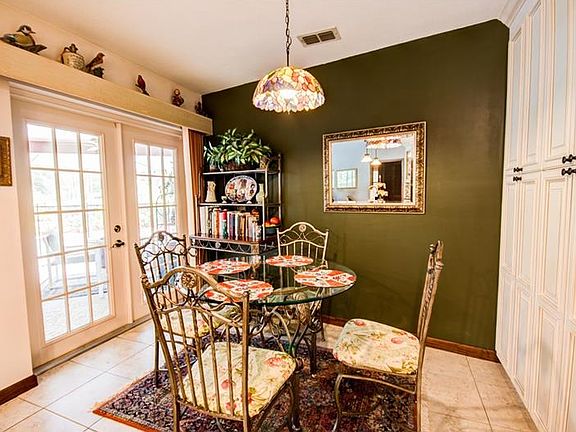 4th image of 5885 Windermere Dr