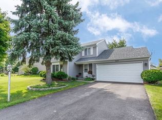 115 Red Cedar Dr, Streamwood, IL