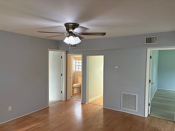 5th image of 6535 SE 221st St