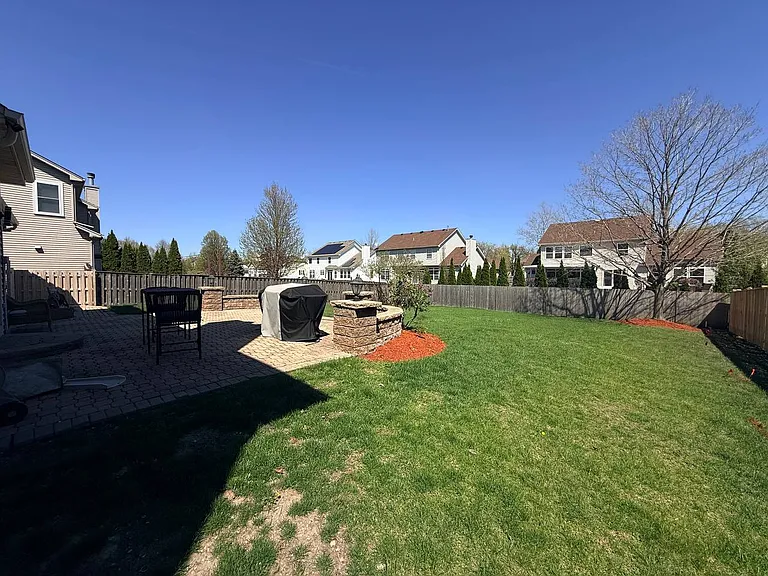 2052 Gardner Cir E — Photo 24