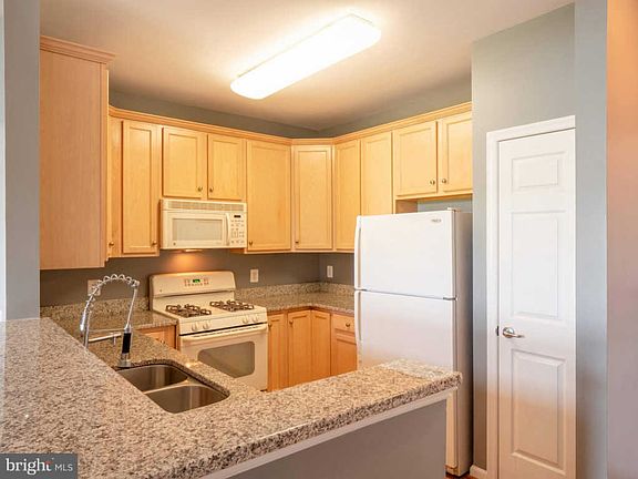 5th image of 3850 Lightfoot St Unit 456