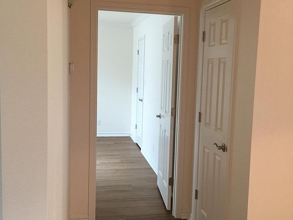 4th image of 129 Mariposa Dr