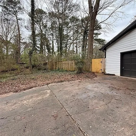 1055 Pinecrest Dr — Photo 7