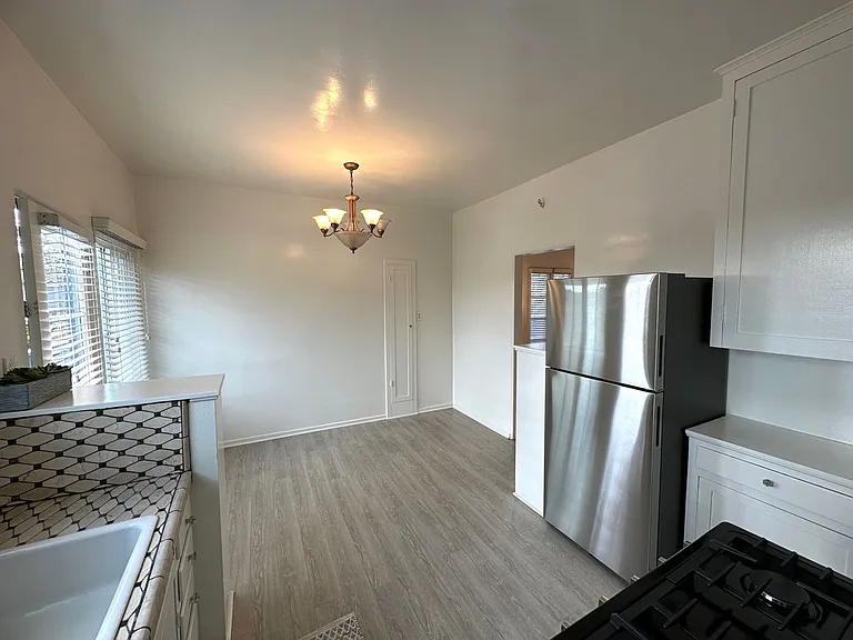Vintage Style 1+1 - New Kitchen Appliances, Plank Floors, Balcony, pet friendly — Photo 10