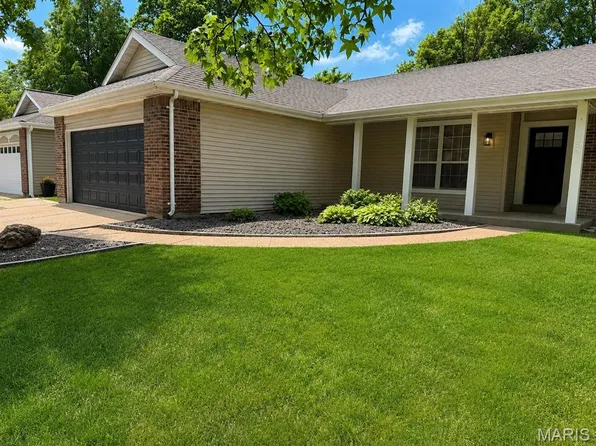 659 Foxtail Dr, Florissant, MO 63034