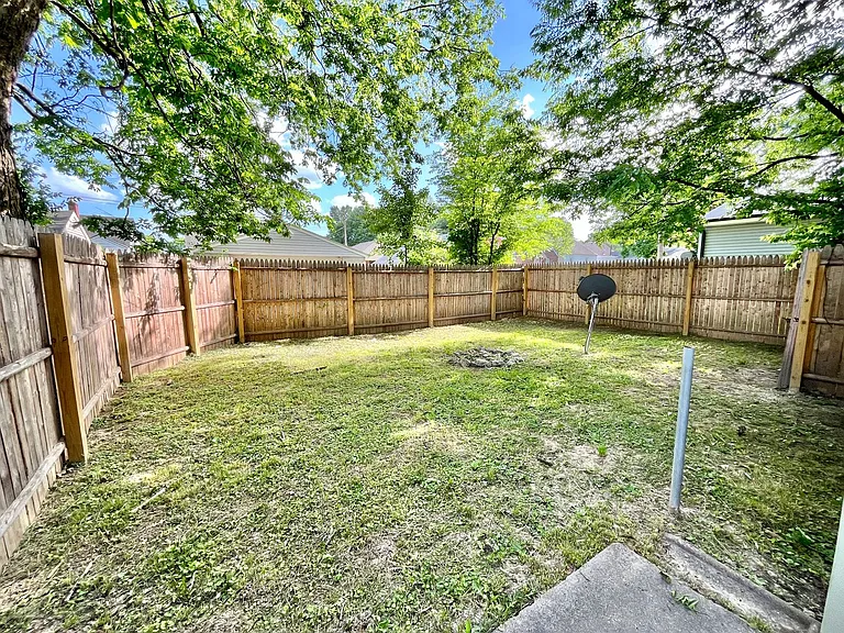 1118 W Whitney Ave — Photo 28