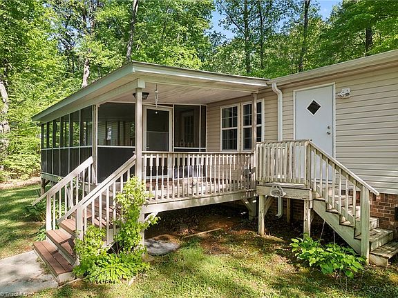 5th image of 302 Coleman Dr