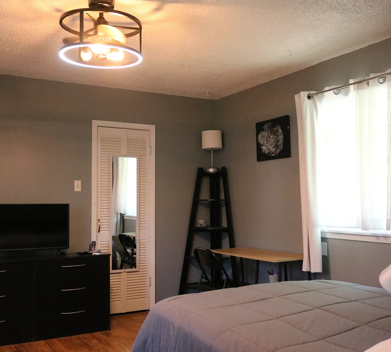 2 bed, 596 sqft, $1,700 — Photo 3