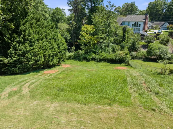 1236 Park Hill Dr, Gainesville, GA 30501