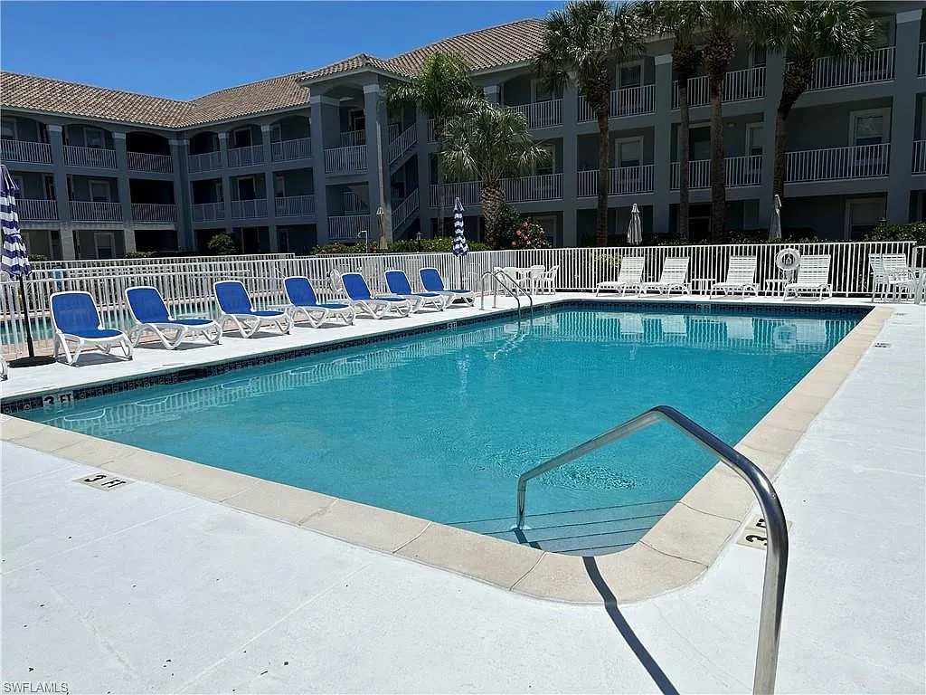 3 bed, 2.0 bath, 1288 sqft, $2,800 — Photo 2