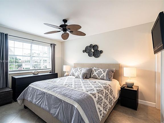 4th image of 163 Waterside Dr #163