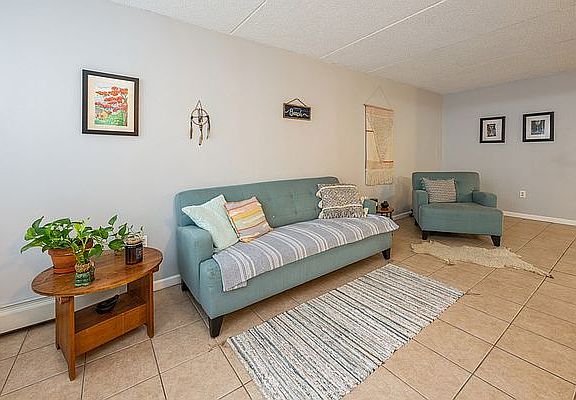 2nd image of 819 Elton Ave #1