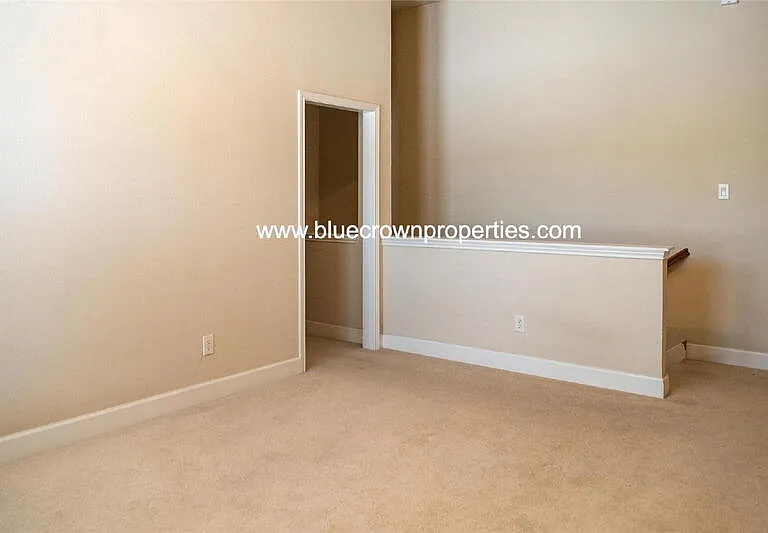 2410 Knight St — Photo 11