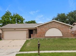 6437 Starnes Rd, Watauga, TX 76148