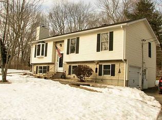 35 Bushnell Ln, Clinton, CT 06413