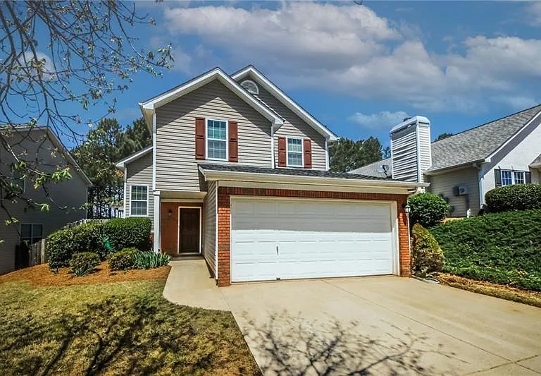 121 Stoneforest Dr — Photo 3