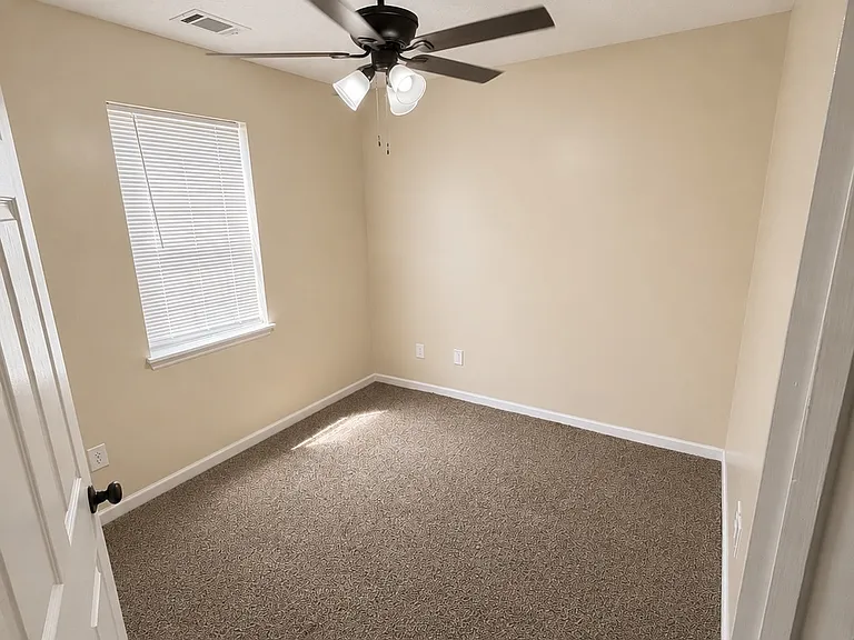 220 Hayden Ave — Photo 7