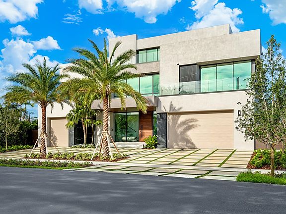 3rd image of 2000 Harbourview Drive