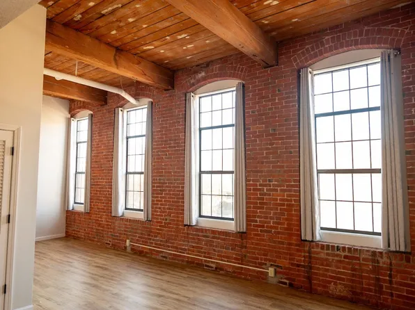 16 Vernon Ave APT 32, Vernon, CT 06066