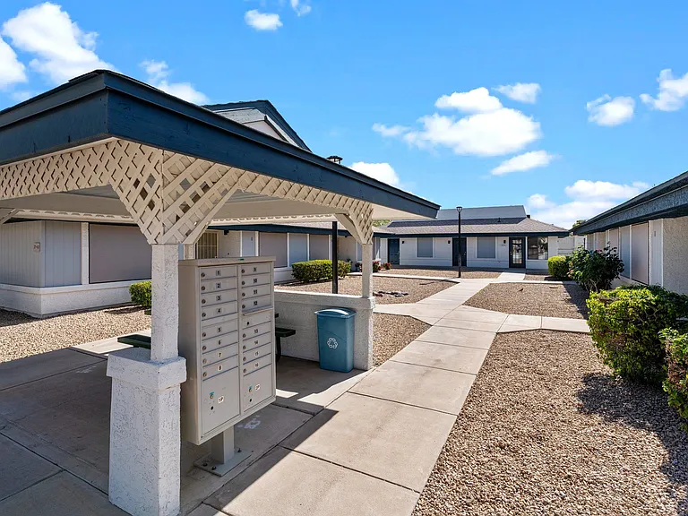 Coronado Glen Apartments — Photo 25
