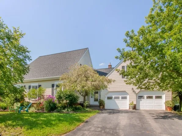 19840 Queens Dr, Manchester, MI 48158